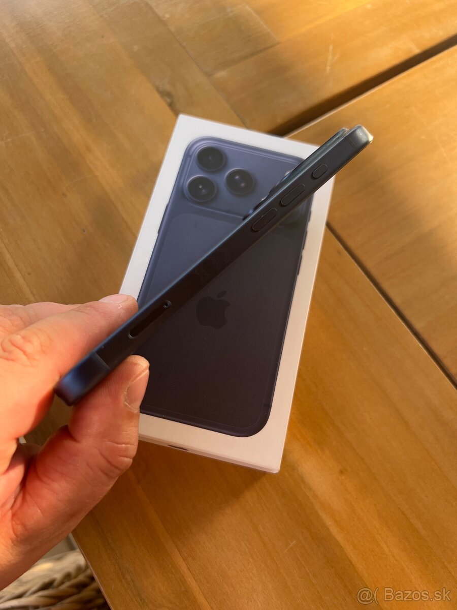IPHONE 17 PRO 256GB BLUE - 4