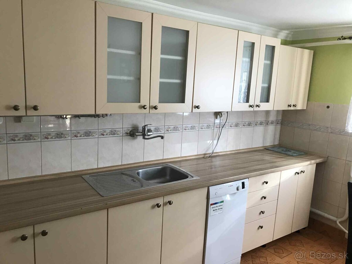 Kuchynská linka - 4