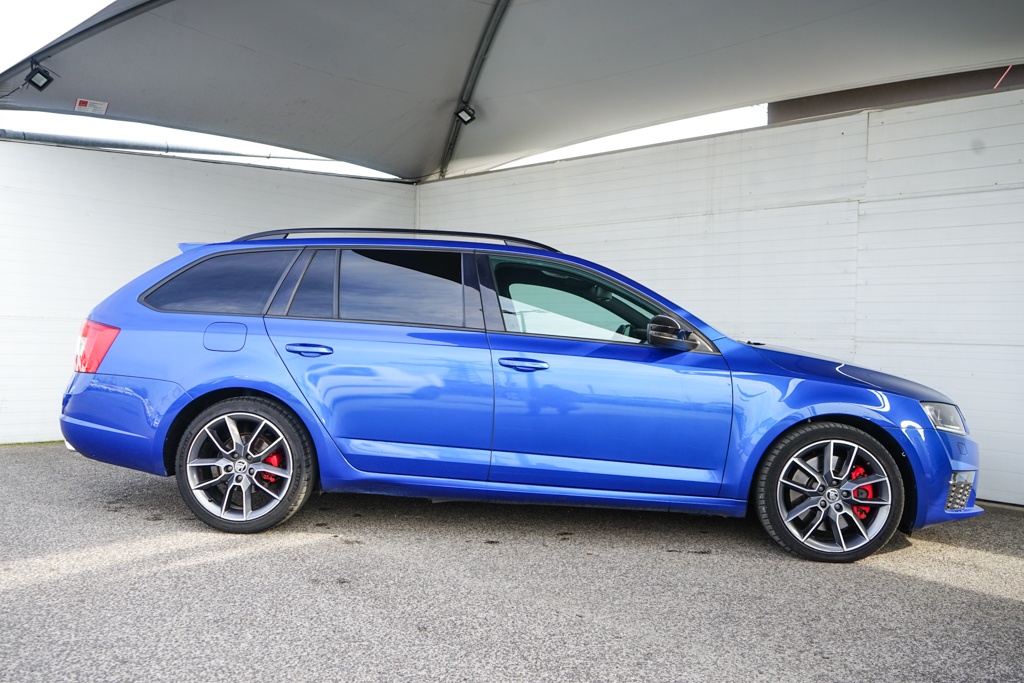 483- Škoda,Octavia Combi RS,2015,nafta,2.0 TDI RS,135kw - 4