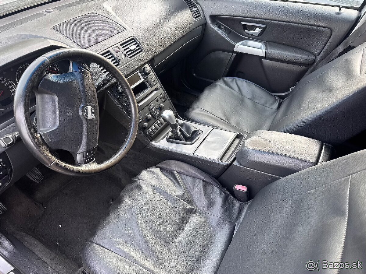 Volvo XC90 2.5T AWD - 4