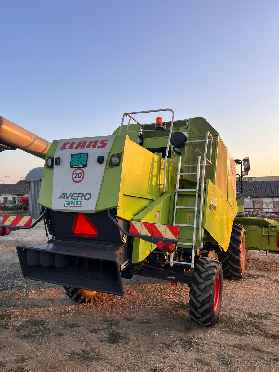 Claas Avero 240 + V540 - 4