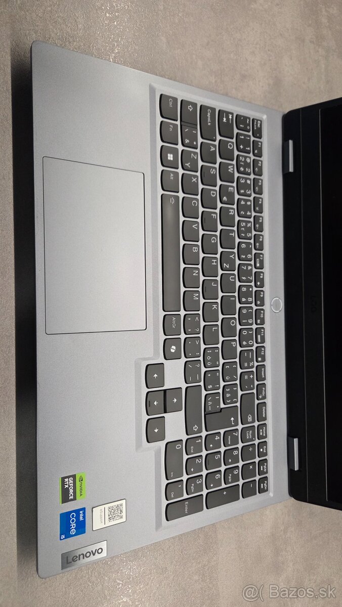 Herný notebook Lenovo LOQ 15IRX9 Luna Grey - 4