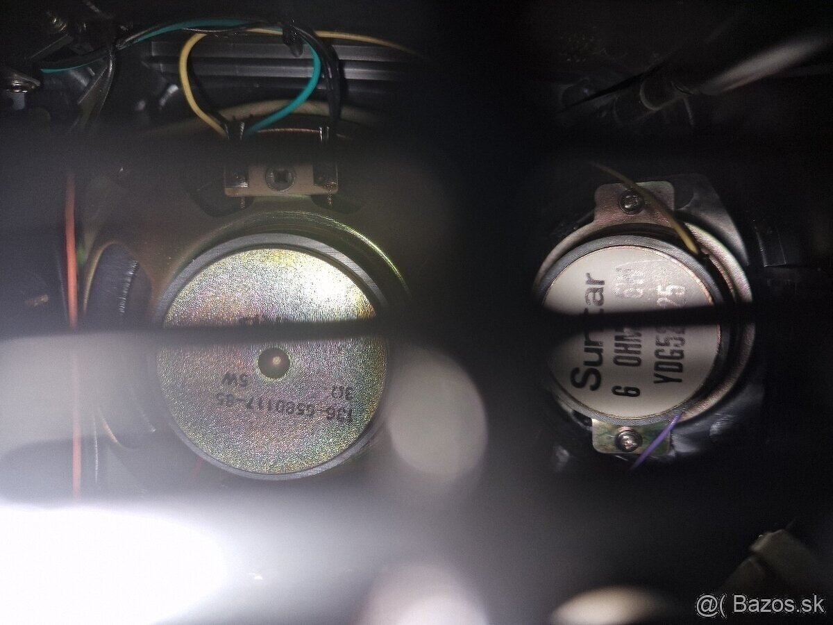 X- BASS dvojkazetový Rádiomagnetofón SHARP SURROUND - 4