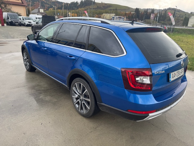 Škoda Octavia Combi 2.0 TDI Scout DSG 4x4 - 4