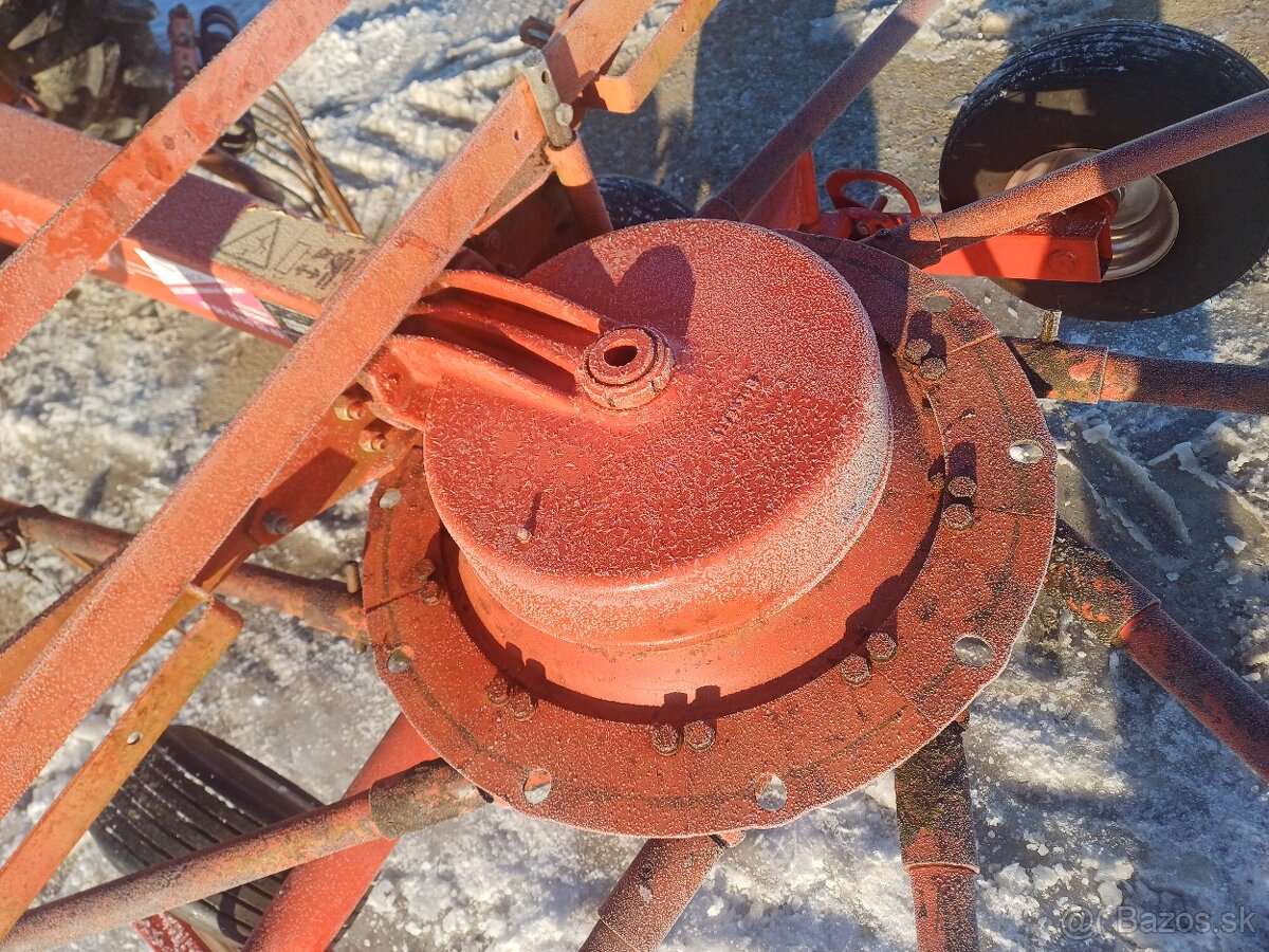 Zhrnovac sena, hrabacka, riadkovac kuhn 4m - 4