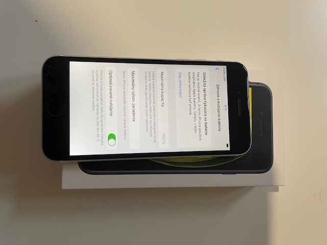 Krásny Iphone SE 2020 128GB White batéria 100 percent - 4