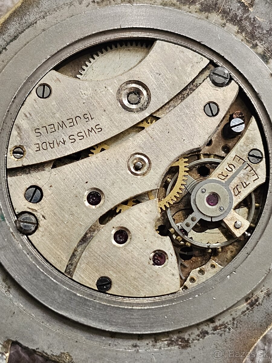 Hodinky Marnia na opravu - 4