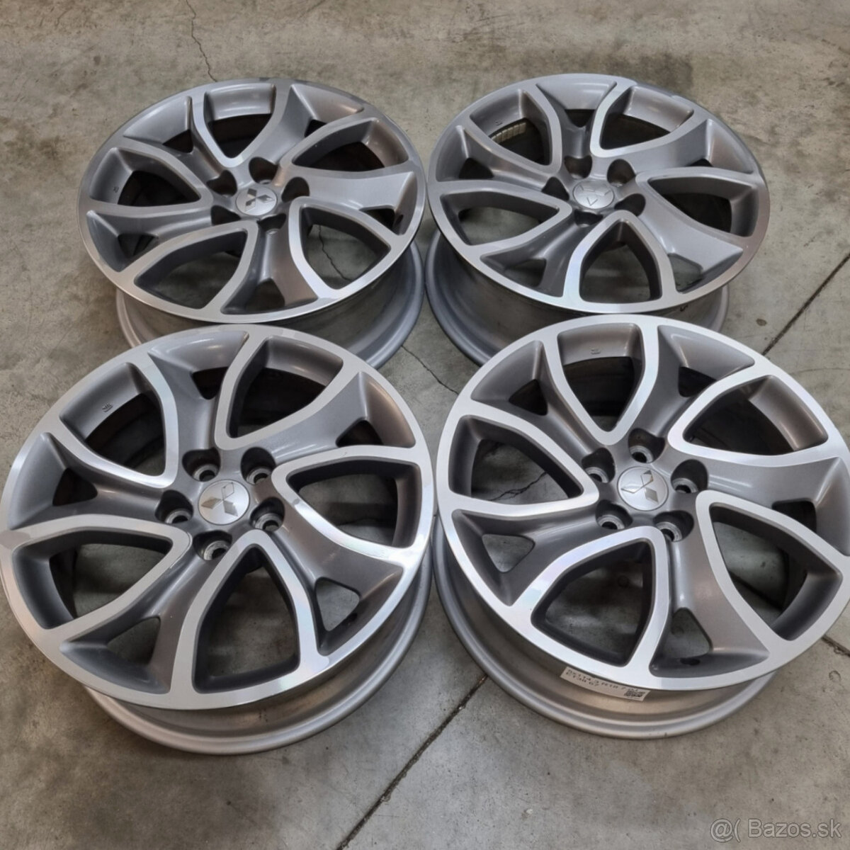 Hliníkové disky 5x114,3 R18 7J ET38 - 4