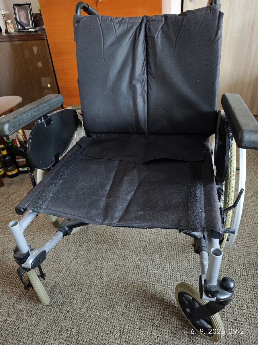 Invalidný vozík mechanicky - 4