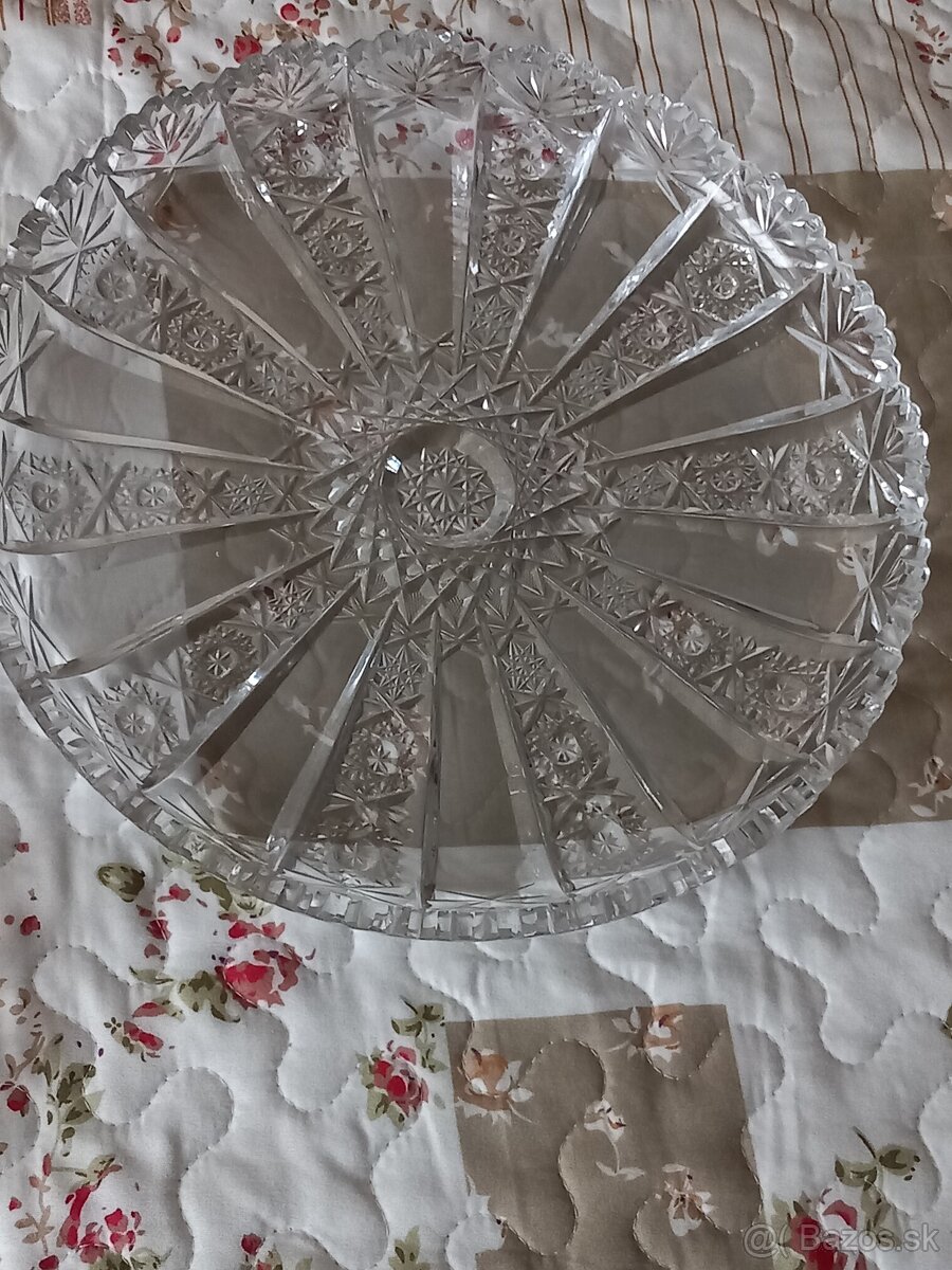 Neposkodene,nepouzivane , len vystavene - 4