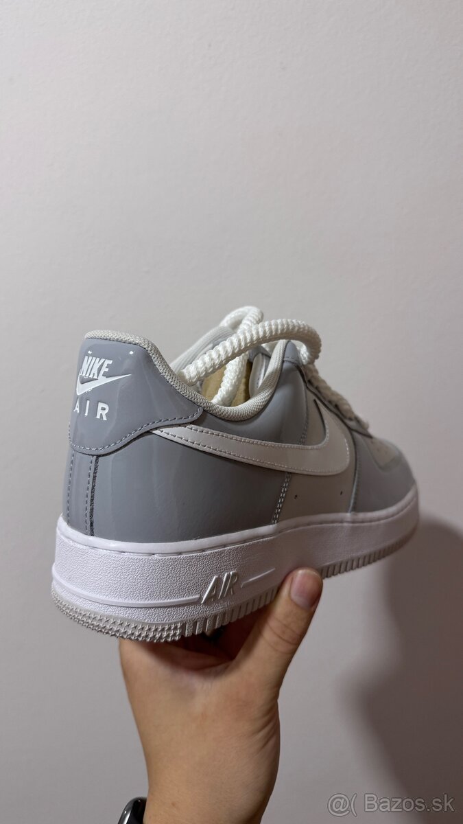 NIKE AIR FORCE 1 '07 LV8 - 4