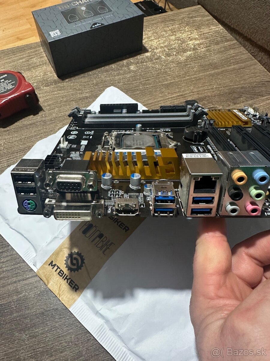 Intel i3 4170 Gigabyte GA-H97M-D3H - 4