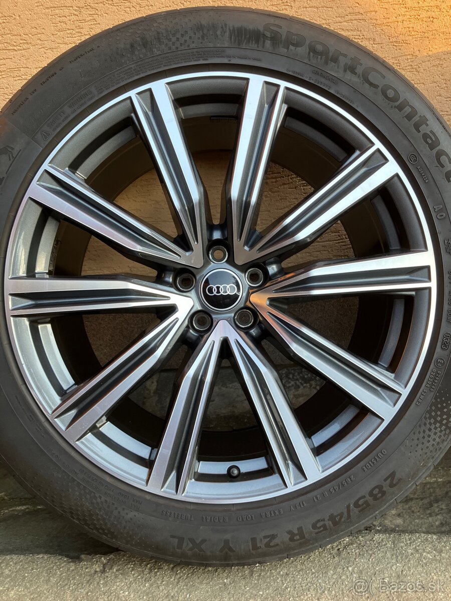 Letná sada Audi Q8 - 4