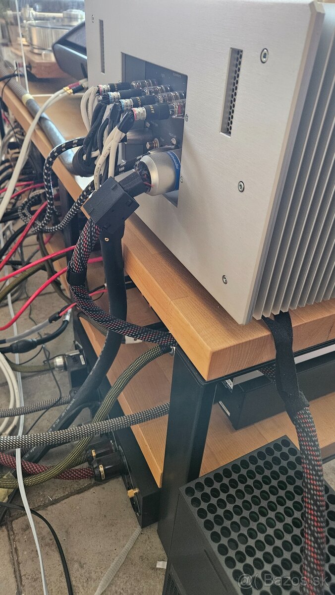 Predám zosilňovač AVM Ovation SA 8.2 - 4