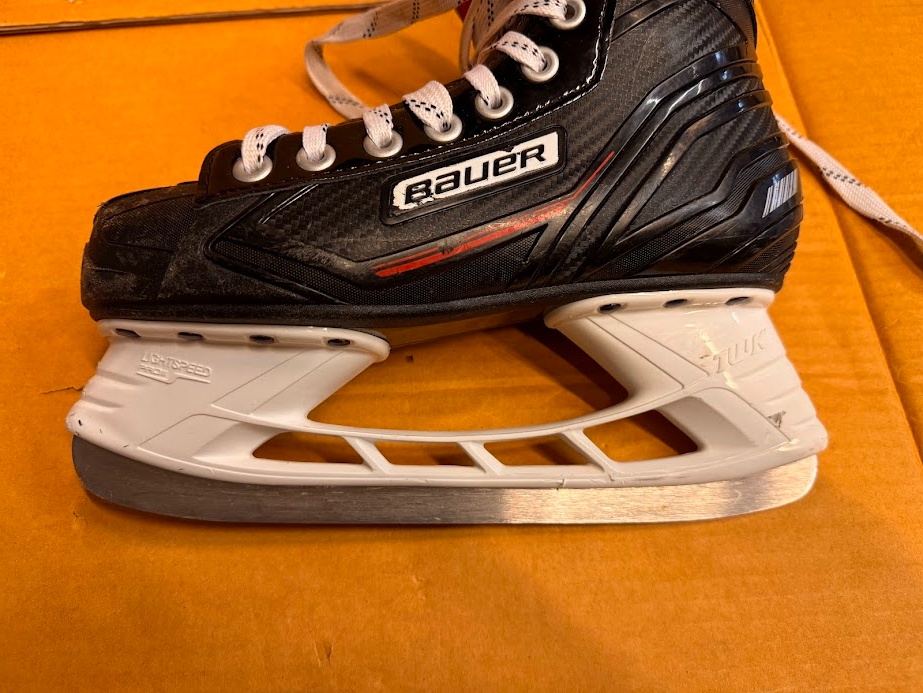 BRUSLE BAUER BAUER VAPOR NSX vel. 37,5/4 R - 4