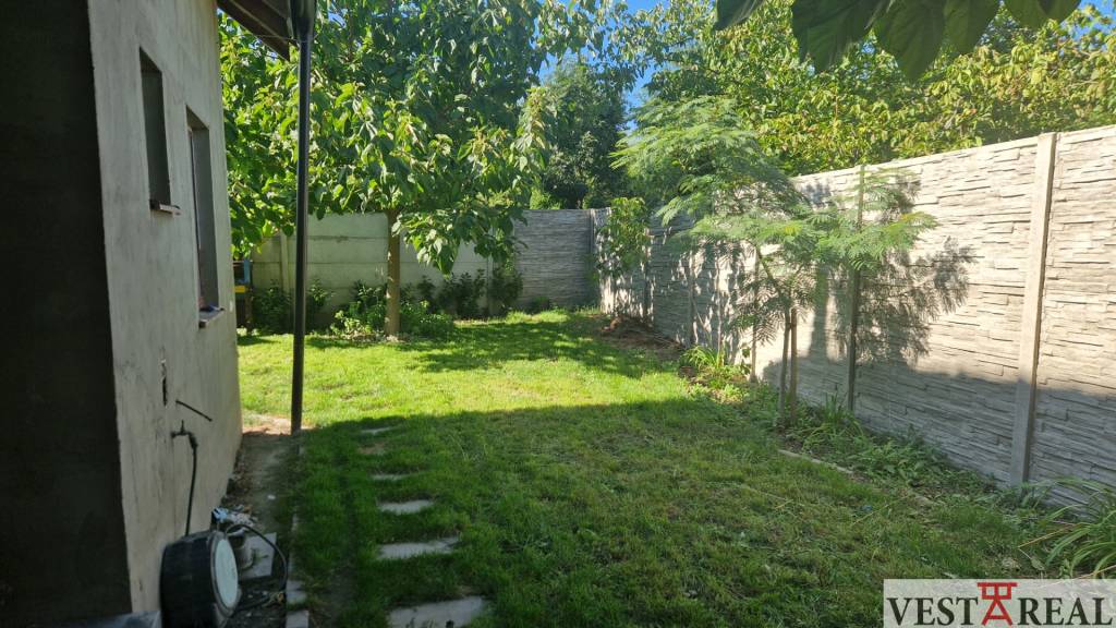 Na predaj 5 izbový rodinný dom Jelka - 4