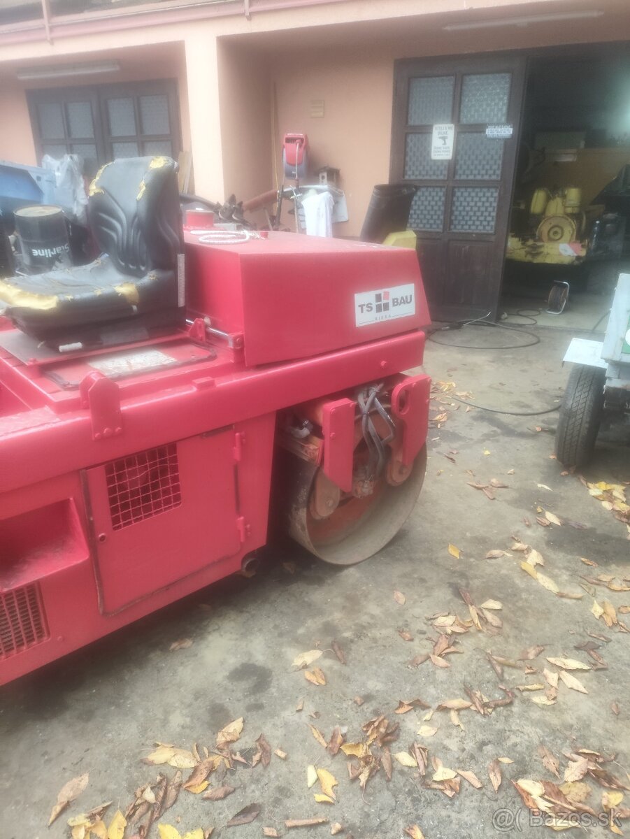 Vibračni valec HAMM - 4