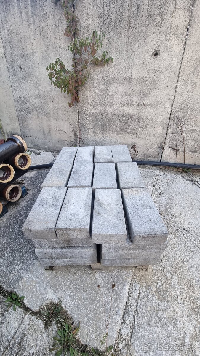 Zámková dlažba,obrubíky. - 4