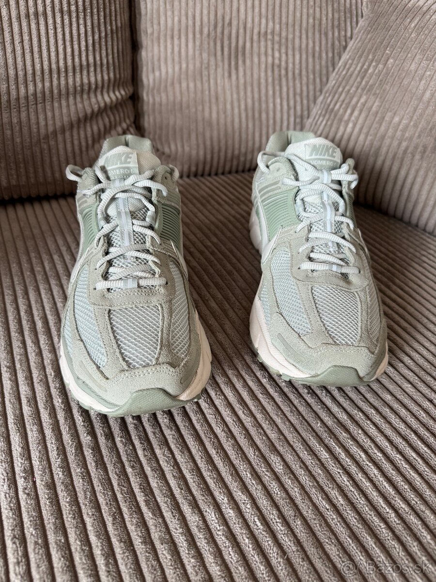 Nike zoom vomero 5 - 4