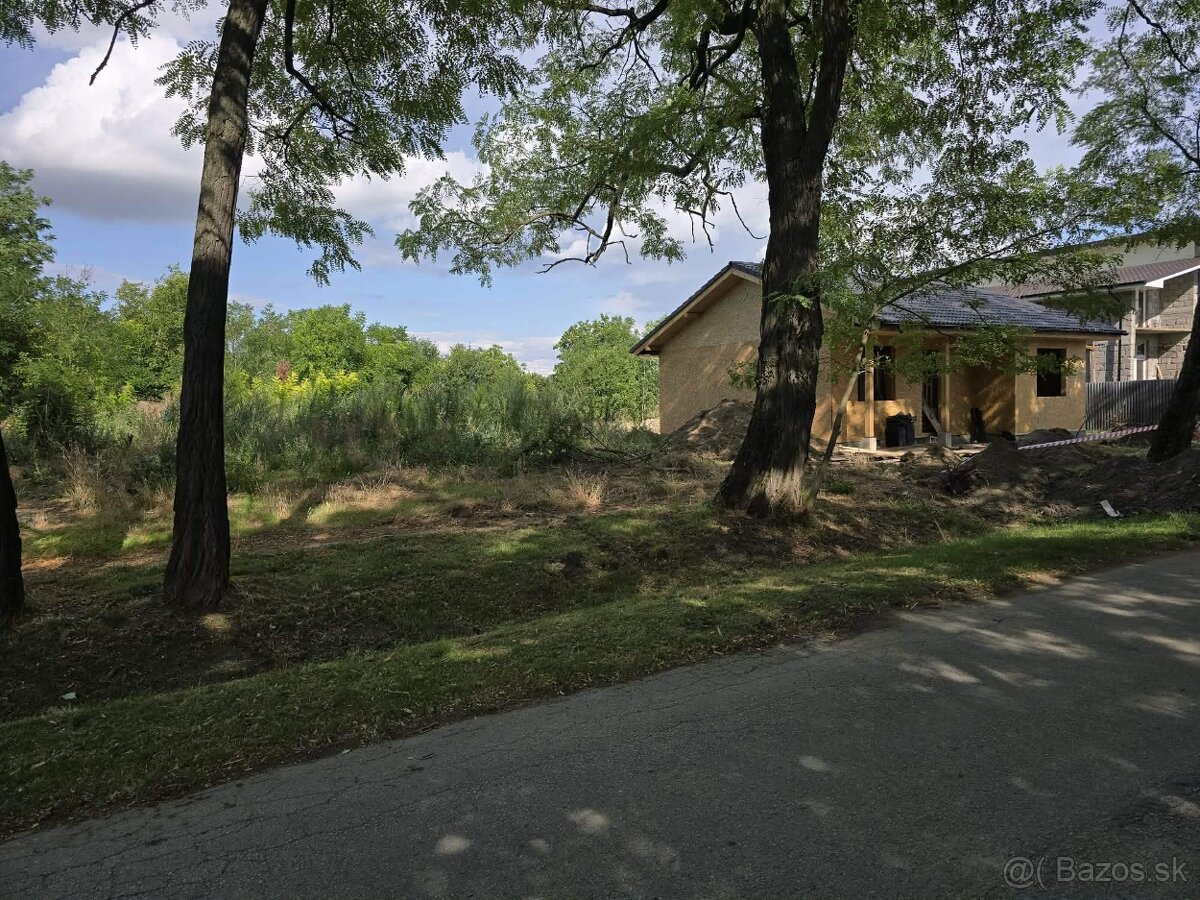 Stavebný pozemok v Seliciach - 4