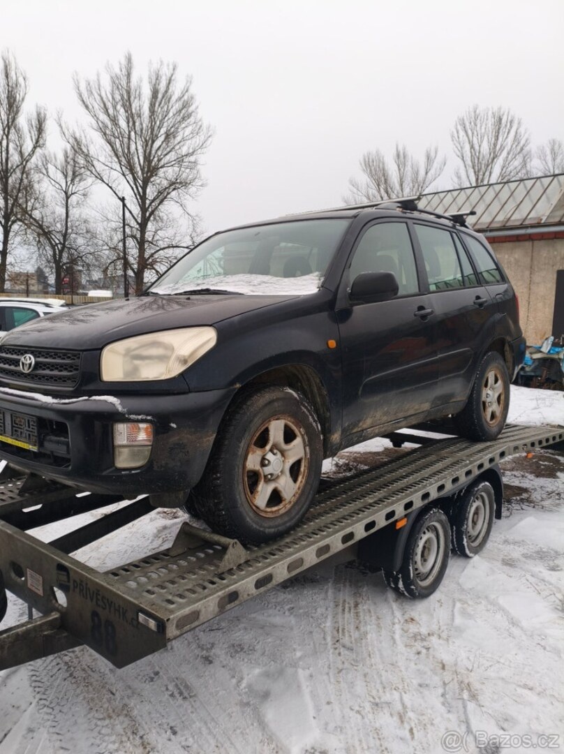 REZERVACE Toyota RAV4 benzín POTKANÝ MOTOR - 4