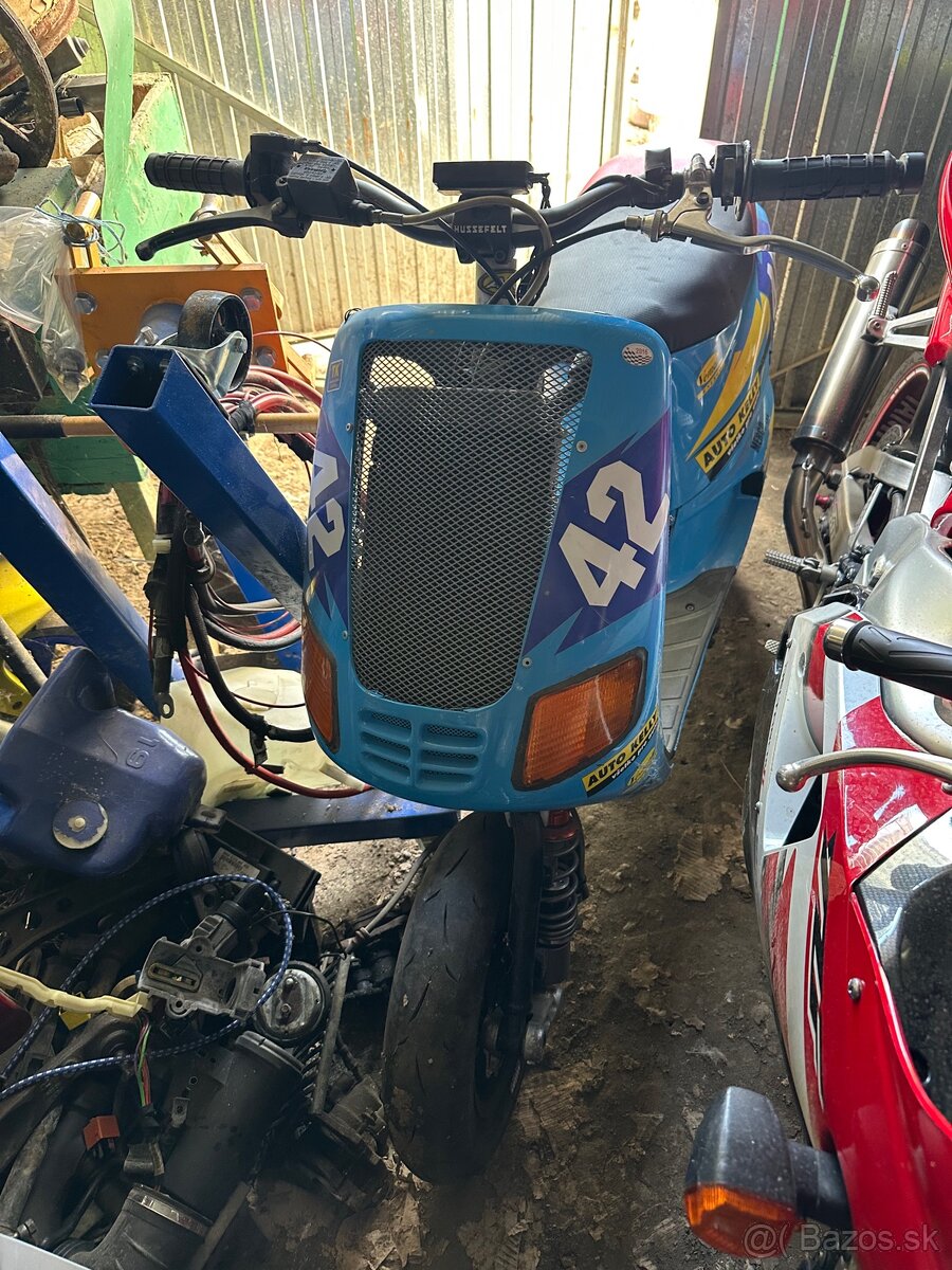 Závodný skúter piaggio - 4