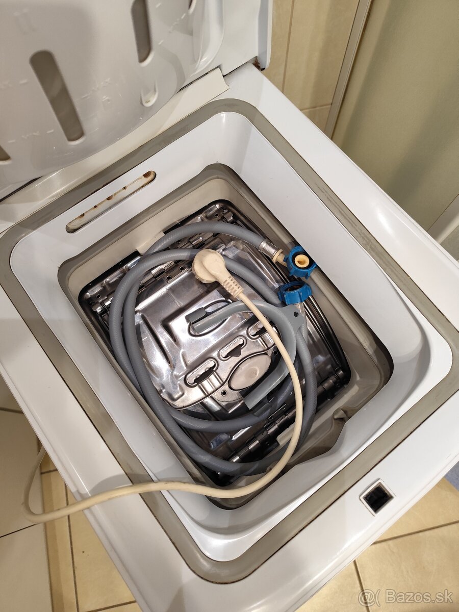 Práčka Indesit 1000 ot. - 4