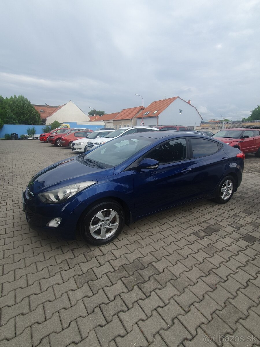 Hyundai Elantra 1,6i - 4
