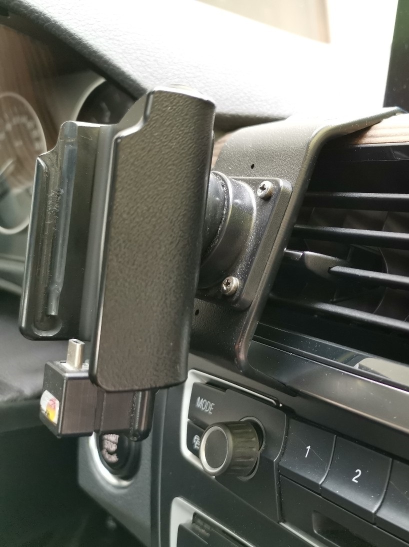 Brodit ProClip montážna konzola + nabíjačka - 4