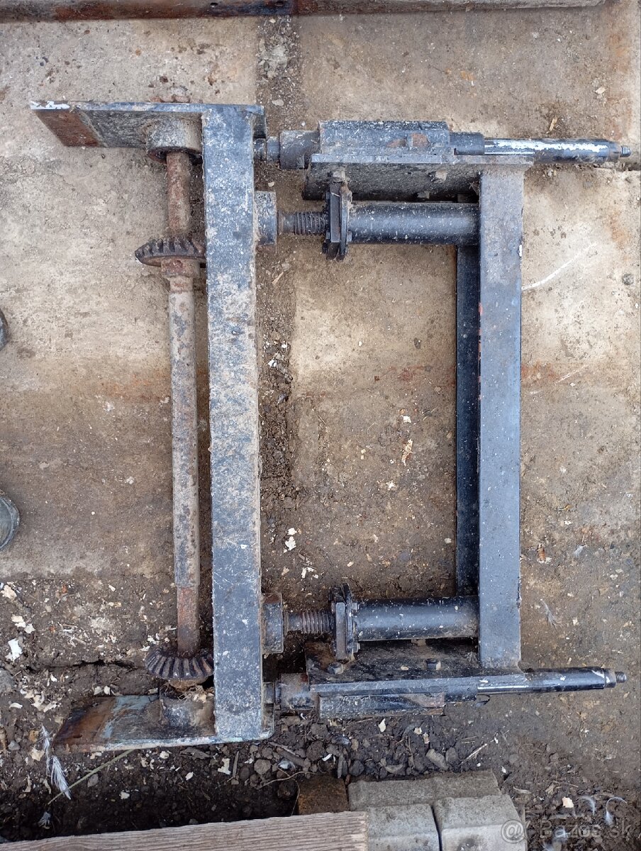 Zdvíhaci mechanizmus - 4