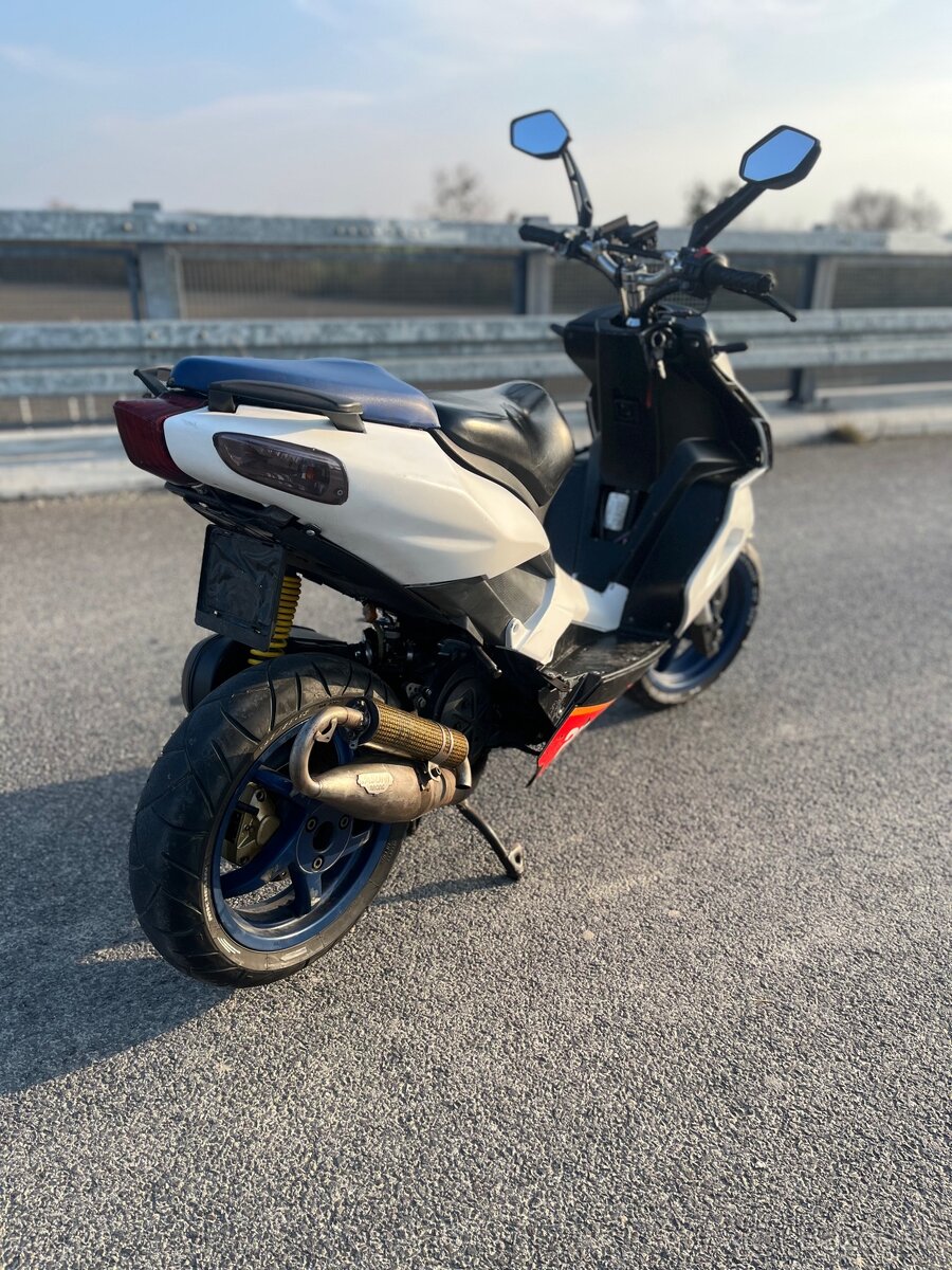 Aprilia SR 50 - 4