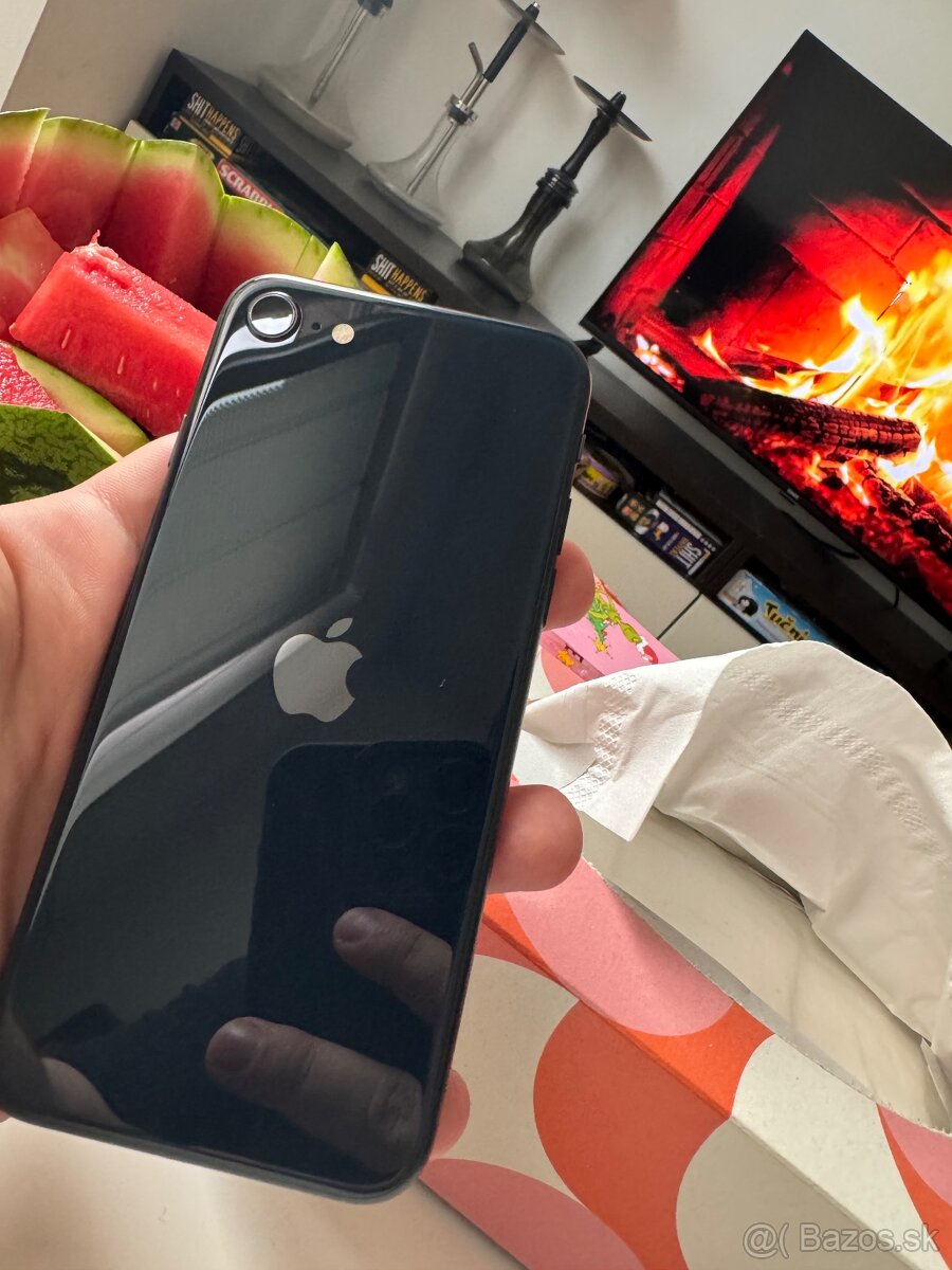 iPhone SE 2022 64GB - 4