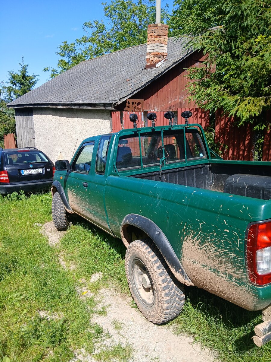 Nissan 2.5 D - 4