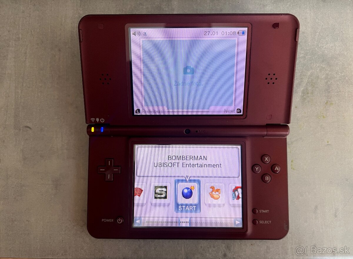 Nintendo DSi XL - 4