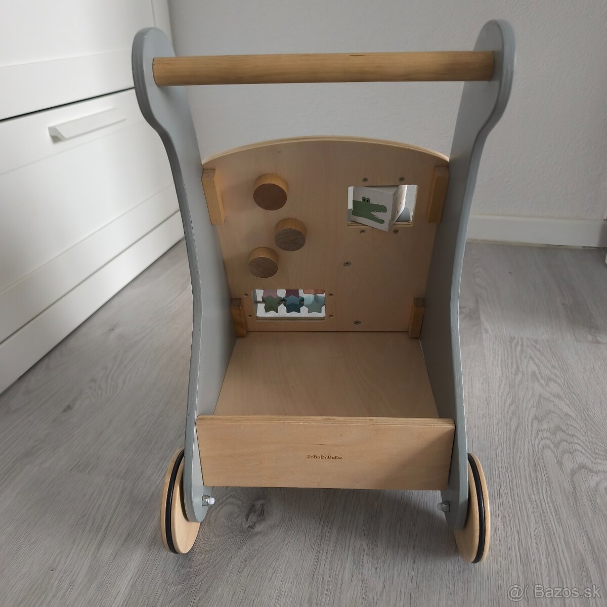 Drevené chodítko s aktivitami Jabadabado - 4