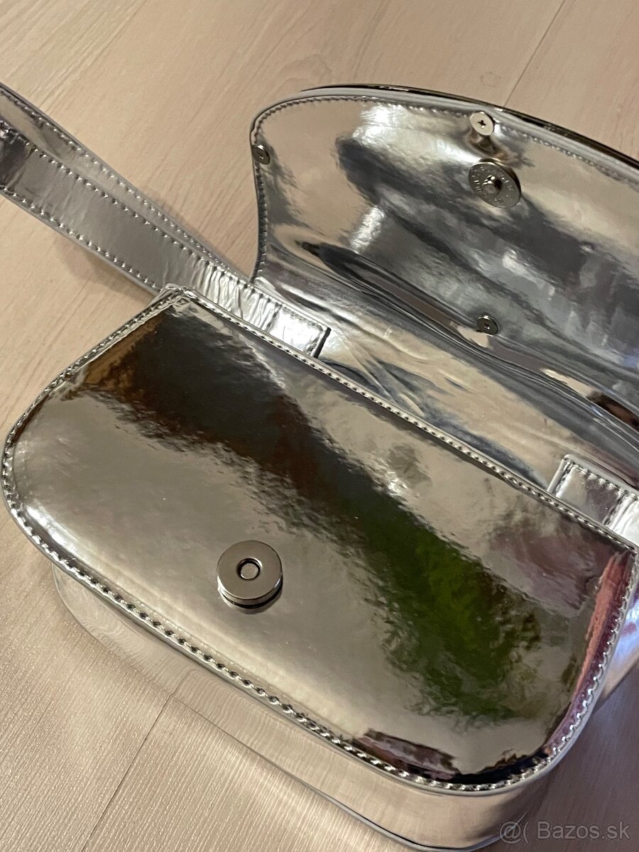 Strieborná chrome kabelka Diesel - 4