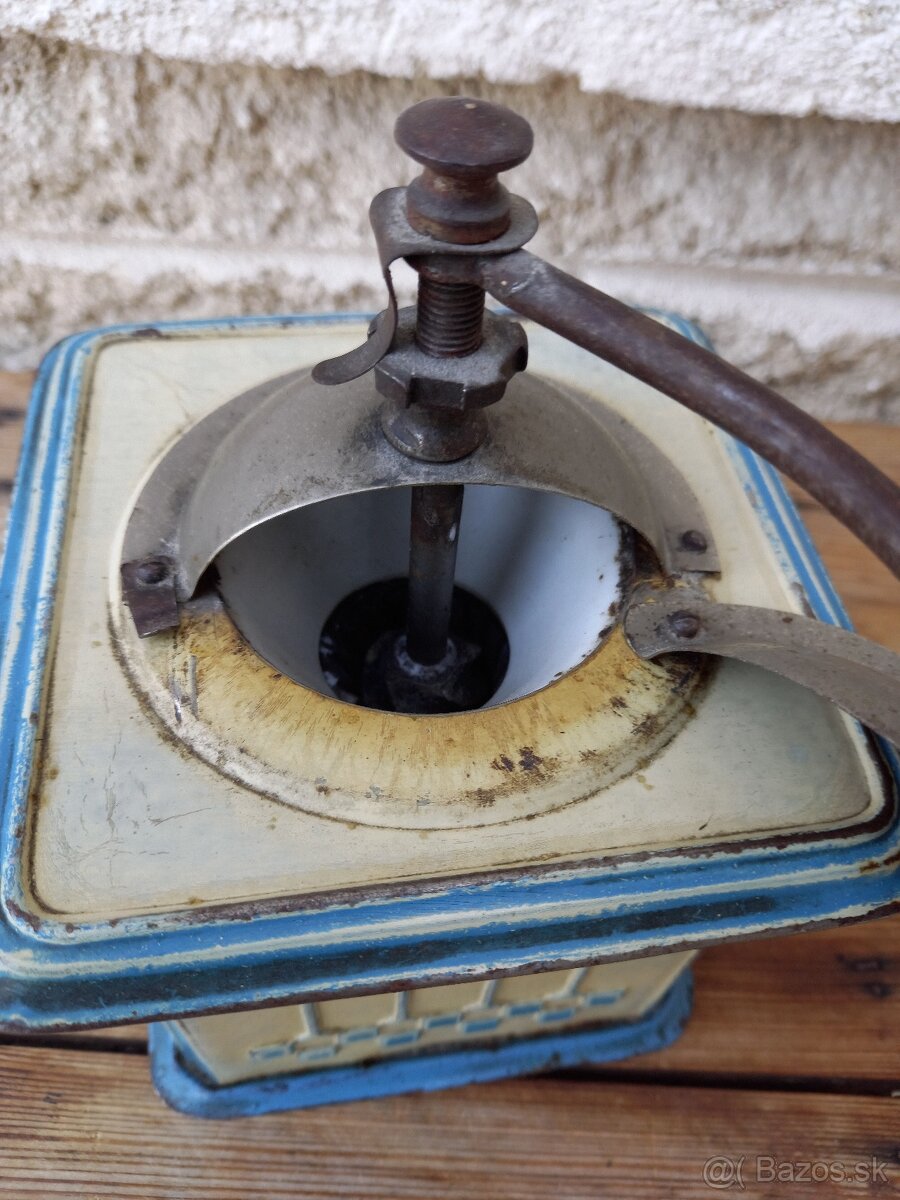starožitný plechový mlynček - 4