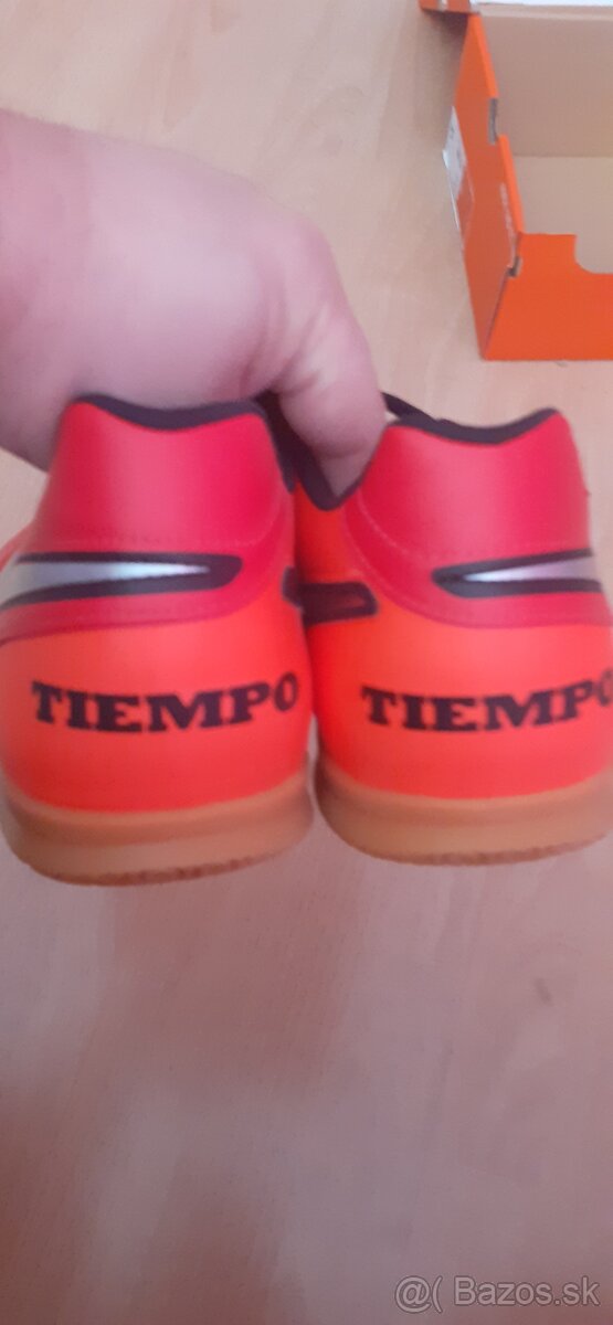 Tenisky , kopacky , salova obuv. - 4