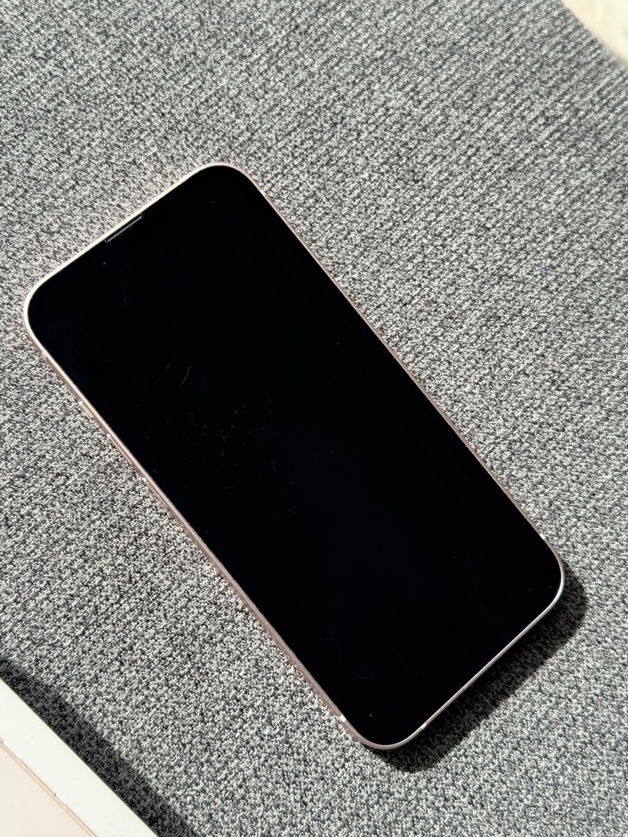 Apple iPhone 13 (256gb) - 4