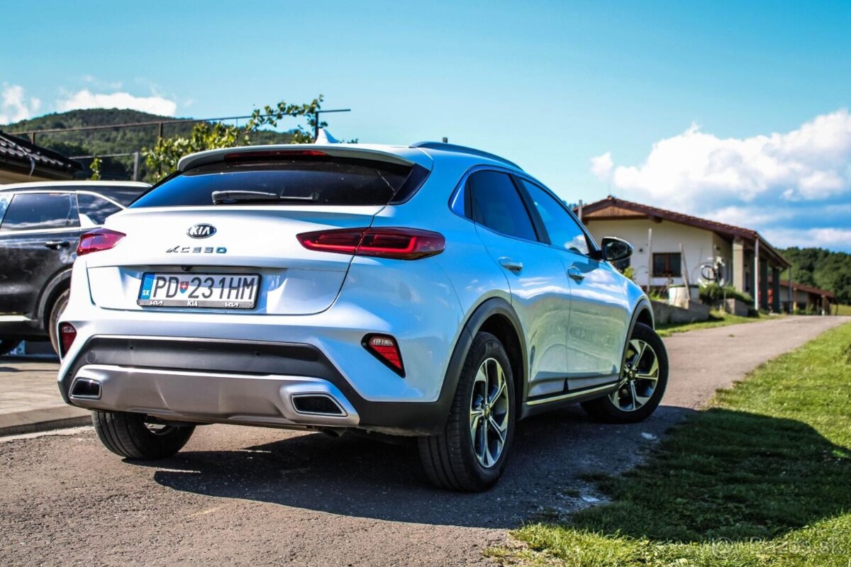 Kia XCeed 1.5 T-GDi Silver A/T - 4