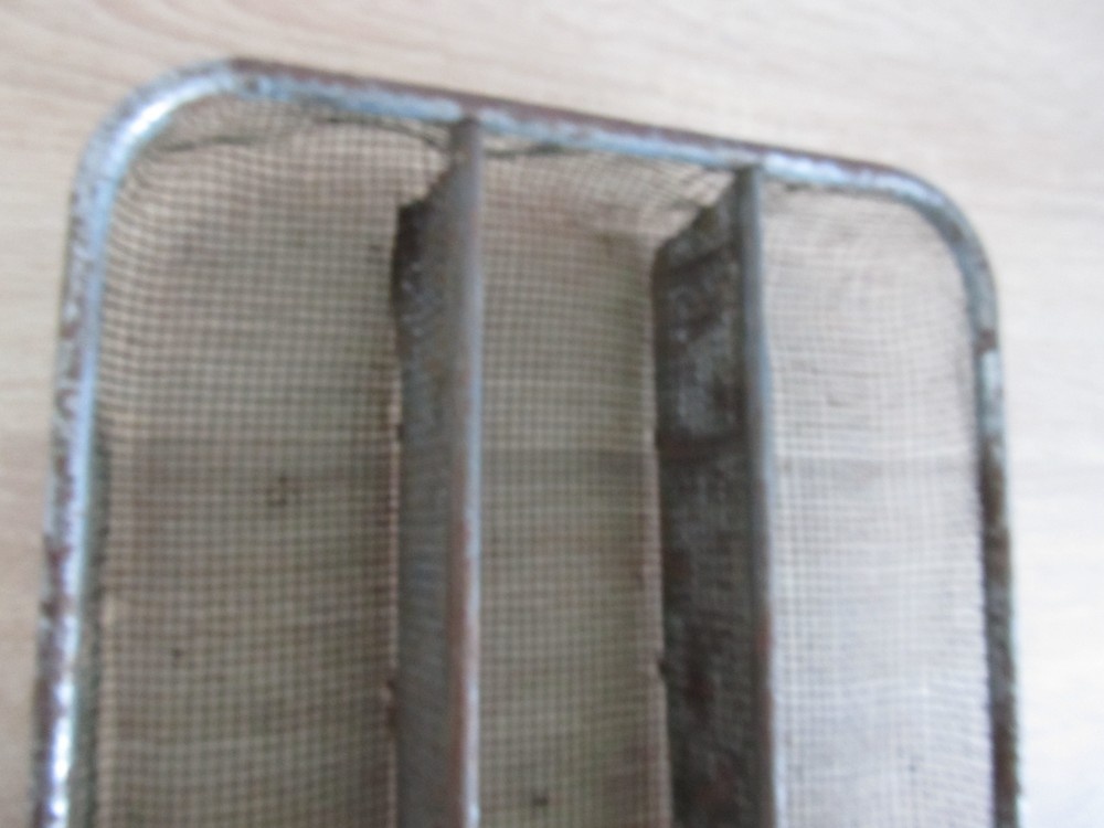 Predám starožitný kovový príborník. - 4