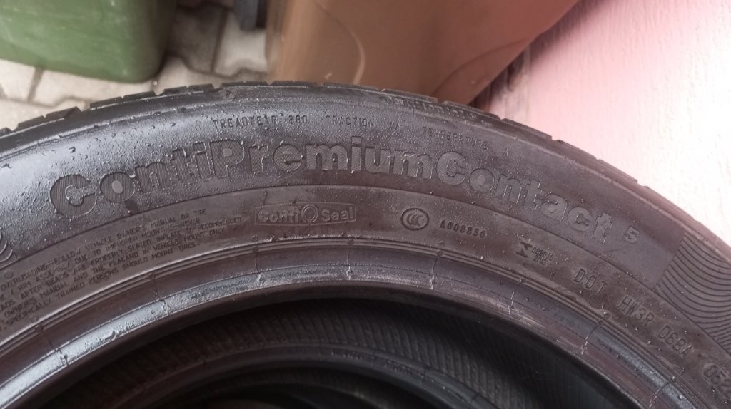 Predam letne pneu 4ks Continental 215_55_R17 - 4