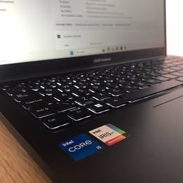 ✅ ASUS Vivobook 15 X1504VA – i5-1335U / 16GB RAM / 500GB SSD - 4