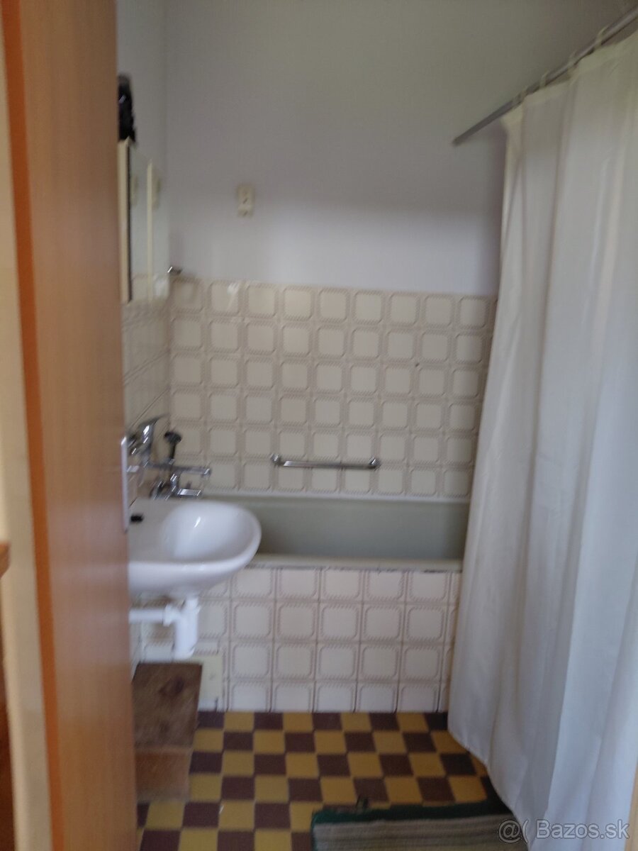 Predáme 3 - izbový rodinný dom, Žlkovce - 4