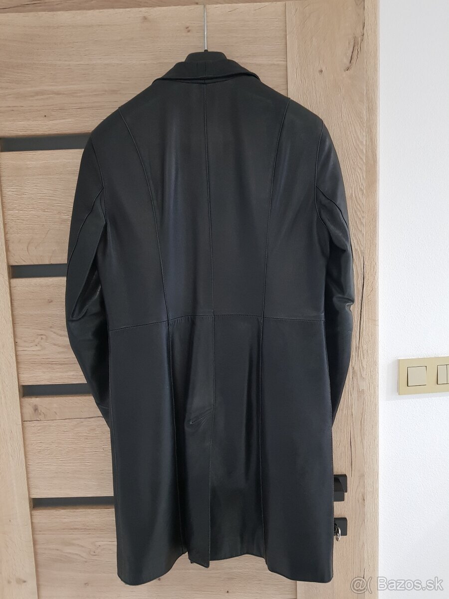 Predám lacno dlhú čiernu dámsku koženú bundu - 4