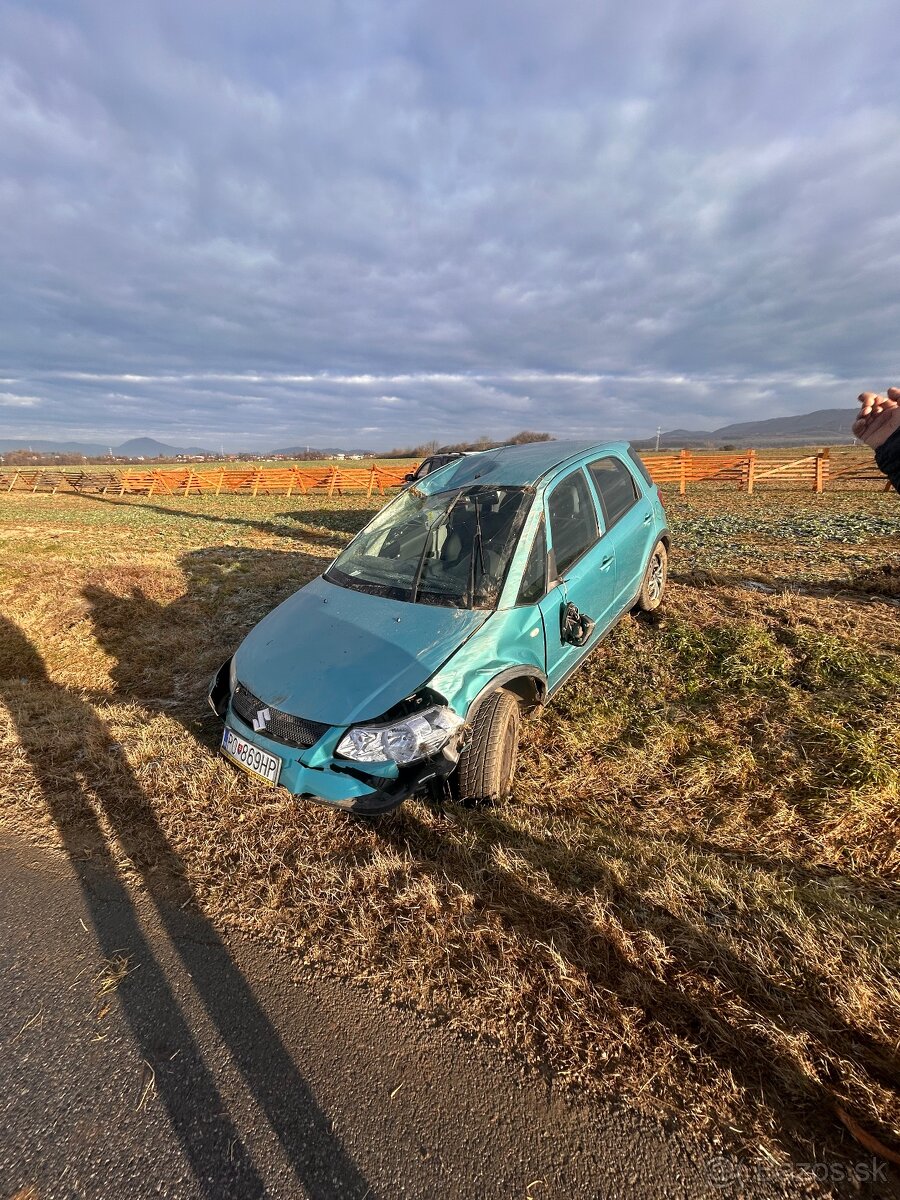 Predam havarovane Suzuki SX4 - 4