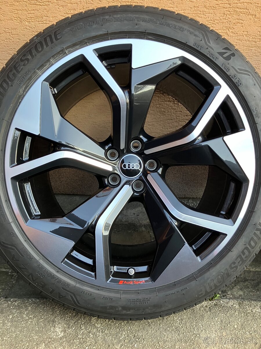 Letná sada Audi Q8 E-Tron - 4