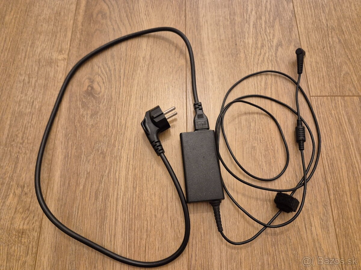 Predám notebook Acer S3-951 - 13.3" - 4