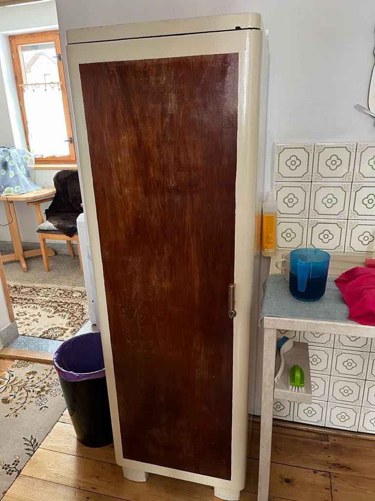 Starožitný kredenc - 4