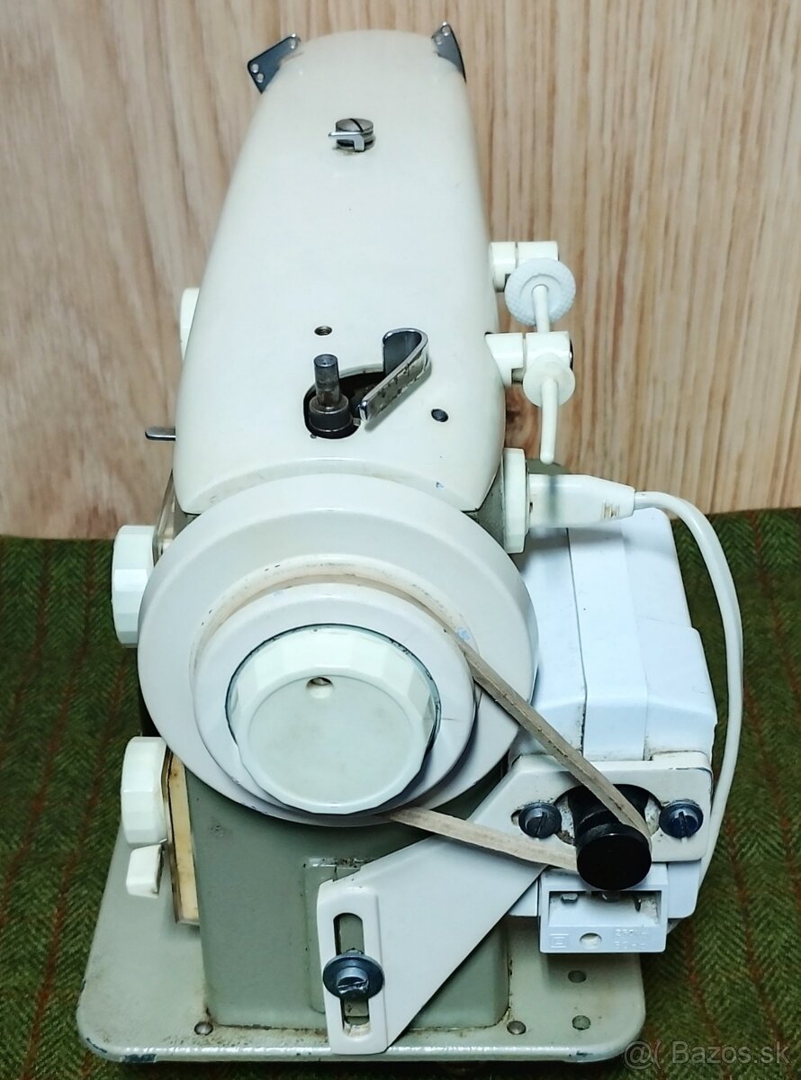 Predám Šijací stroj. - 4